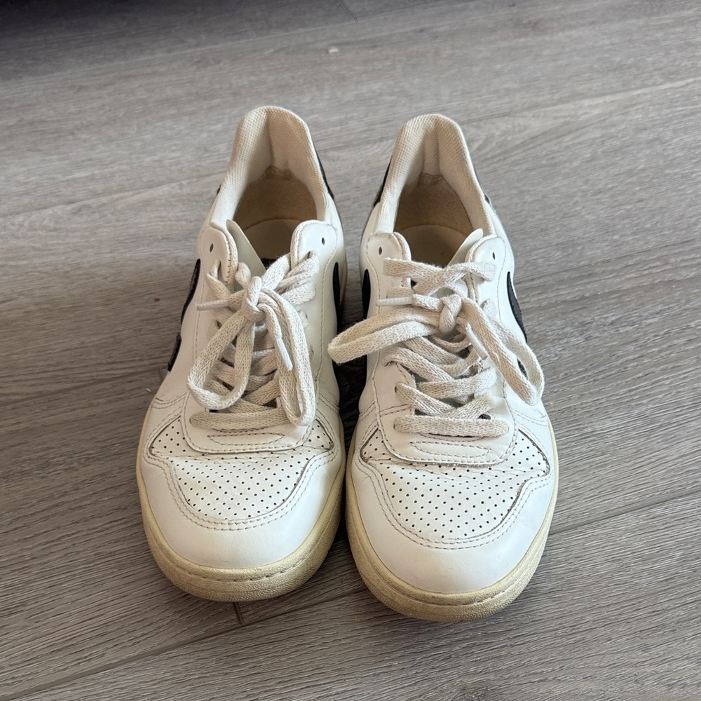 Veja White and Black Women's Casual Lace-Up Sneakers